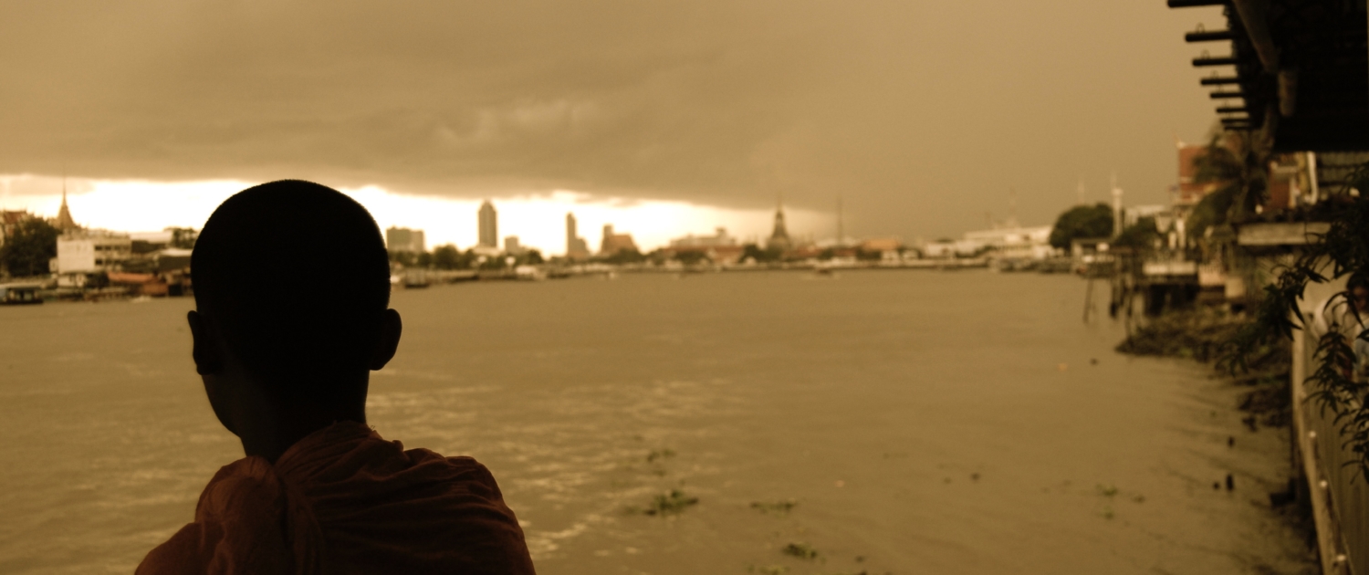 Photo d'une personne devant le Mekong
