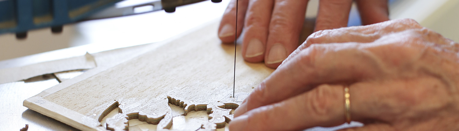 Adhérent de l'ECLA en atelier marqueterie